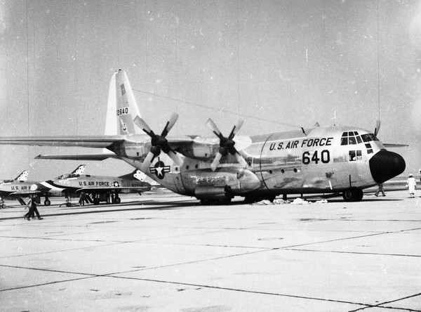  Lockheed C-130B Hercules 61-2640
