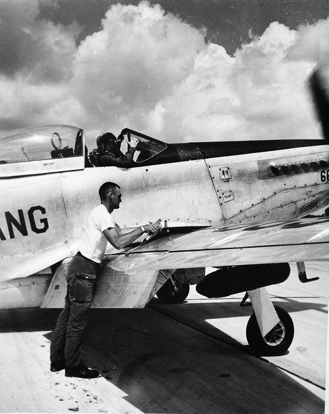  North American P-51 Mustang 