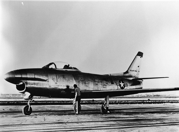  North American YF-86D (YF-95A) Sabre 50-577