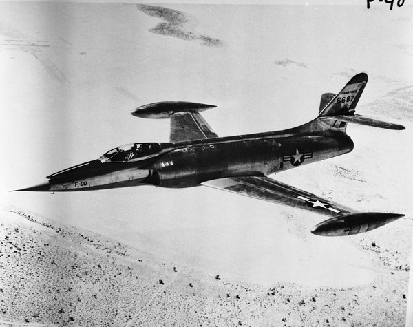  Lockheed XF-90  46-687