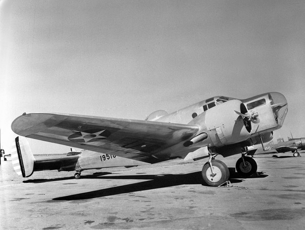  Beechcraft AT-11 Kansan 41-9518