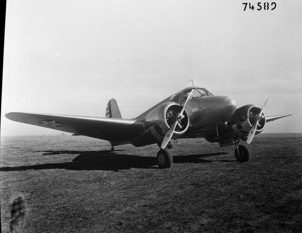  Beechcraft AT-10  