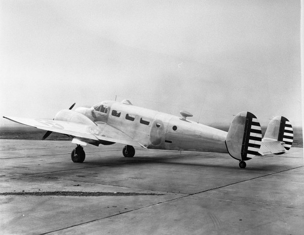  Beechcraft AT-7 Navigator 