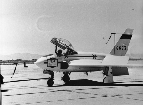  Bell X-4  46-677