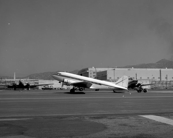 Mercer Enterprises Douglas DC-2-142  N39165