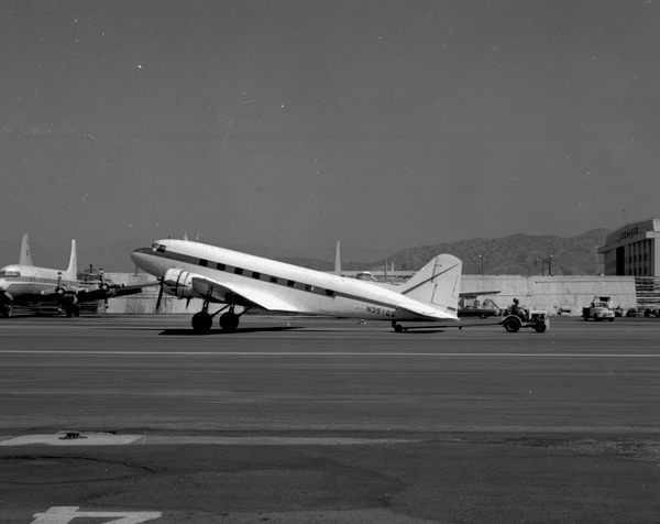 Mercer Enterprises Douglas DC-2-142  N39165