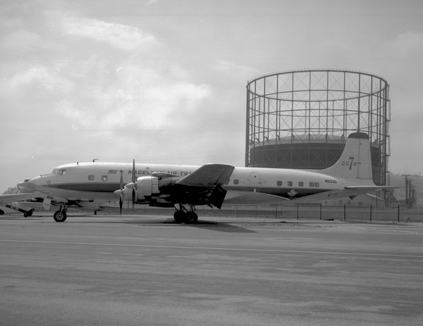 Maggelan Air Travel Club Douglas DC-7B  N833D