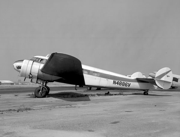  Lockheed L-10  N4886V