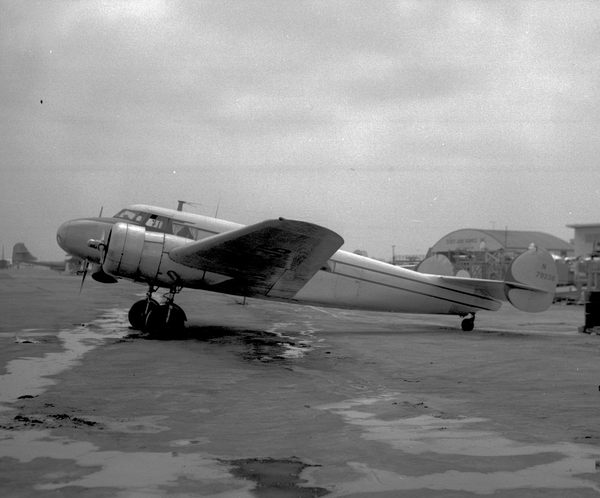 Henry Price Lockheed L-10  N49236