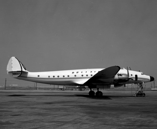Dellair Lockheed L-049 Constellation N86517