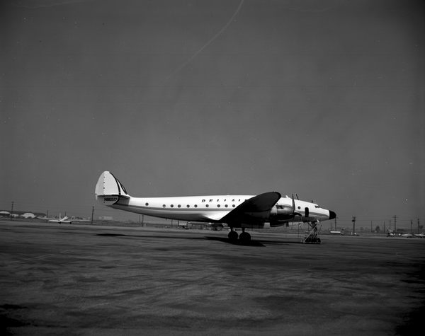 Dellair Lockheed L-049 Constellation N86517