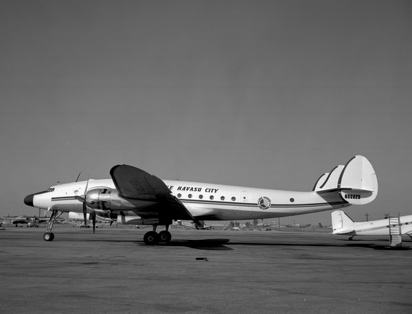 Lake Havasu City Lockheed L-049 Constellation N90823