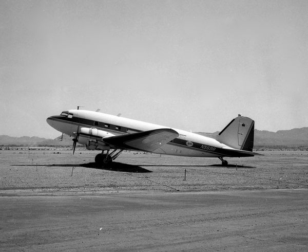 Roasan Inc. Douglas DC-3/C-53  N569R