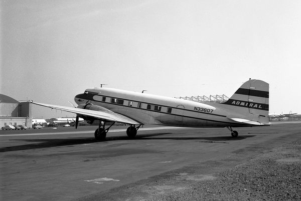Admiral Air Service Douglas DC-3  N33607
