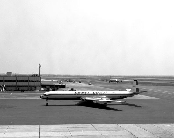 Aerolineas Argentinas De Havilland  DH-106-4C Comet LV-AIB