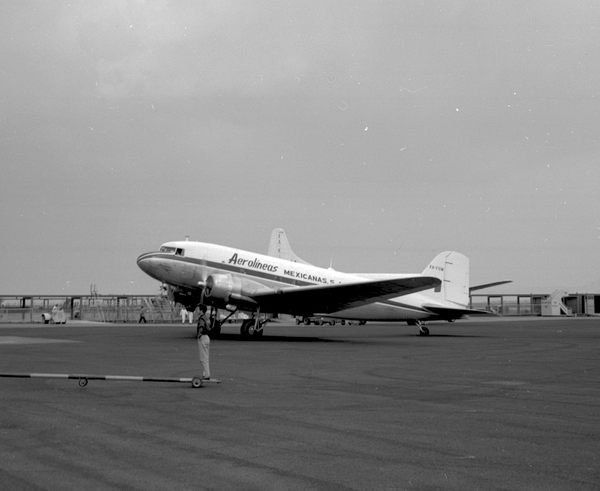 Aerolineas Mexicana Douglas DC-3-357  XA-FUW