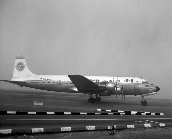 Aeronaves de Mexico Douglas DC-6  XA-NAJ