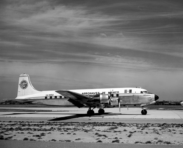 Aeronaves de Mexico Douglas DC-6  XA-NOU