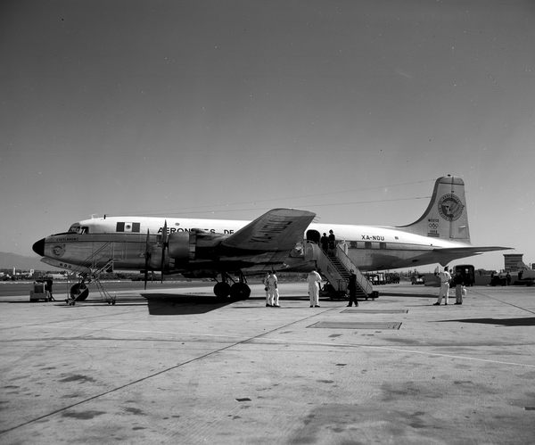 Aeronaves de Mexico Douglas DC-6  XA-NOU