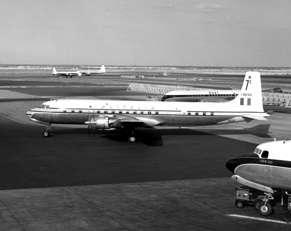 Alitalia Douglas DC-7C  I-DUVU