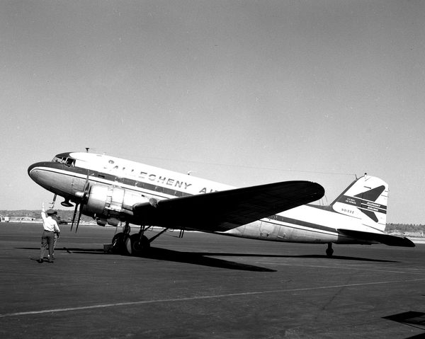 Allegheny Airlines Douglas DC-3  N91222