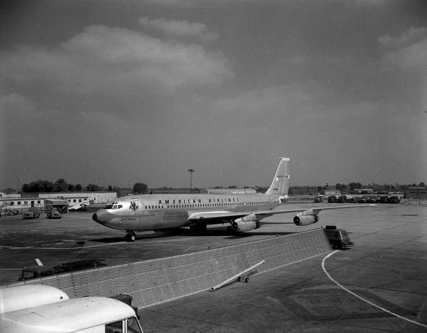 American Airlines Boeing 707-123  N7502A