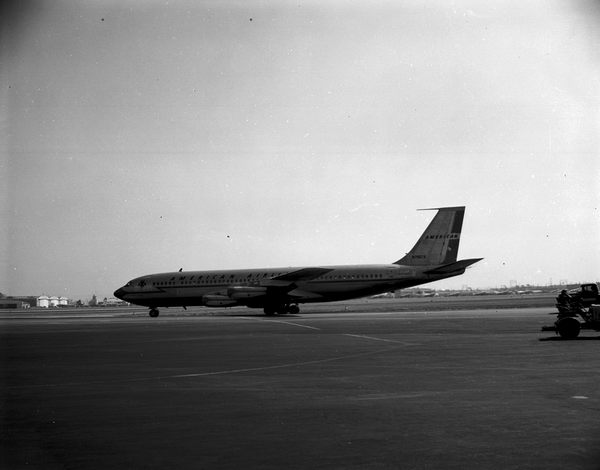 American Airlines Boeing 707-123  N7507A