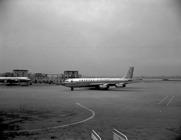 American Airlines Boeing 707-123  N7509A