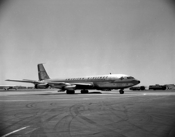 American Airlines Boeing 707-123  N7511A