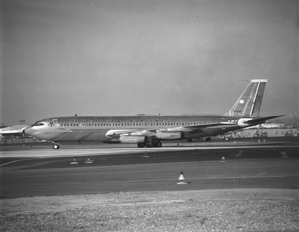 American Airlines Boeing 707-123  N7515A