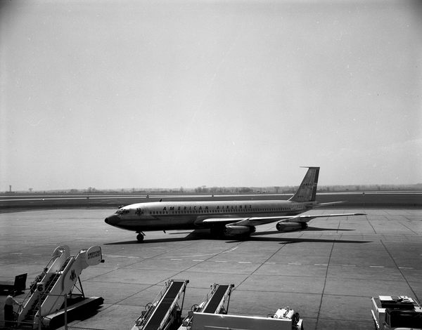 American Airlines Boeing 707-123  N7517A