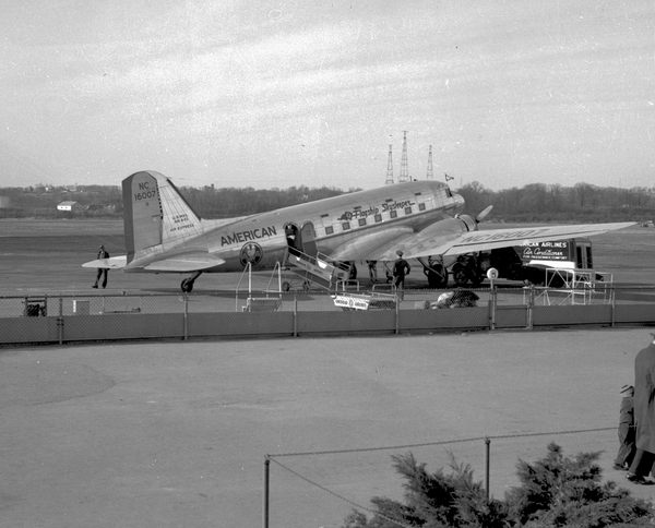 American Airlines Douglas DC-3  NC16007