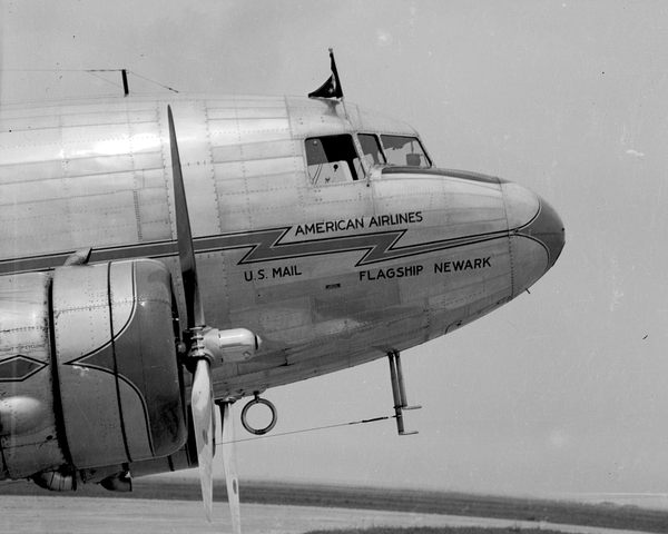 American Airlines Douglas DC-3  NC16007