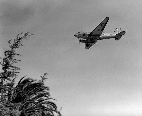 American Airlines Douglas DC-3-277  NC16096