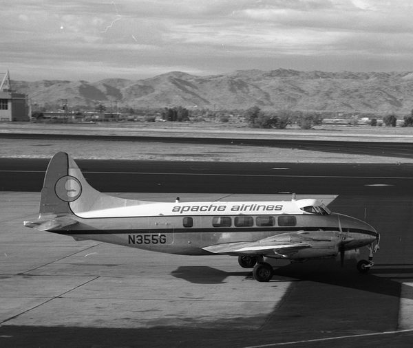 Apache Airlines De Havilland  DH-104-6BA Dove N355G