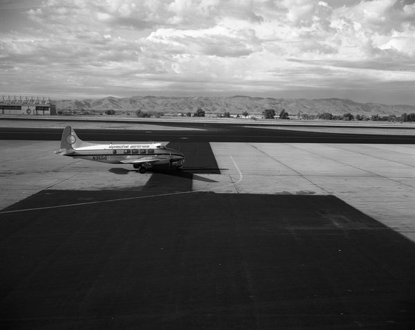 Apache Airlines De Havilland  DH-104-6BA Dove N355G