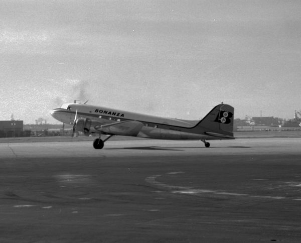 Bonanza Airlines Douglas DC-3/C-48C  N490