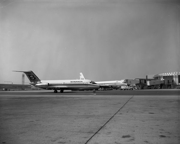 Bonanza Airlines Douglas DC-9-11  N946L