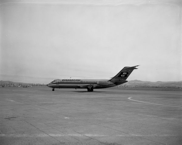 Bonanza Airlines Douglas DC-9-11  N946L