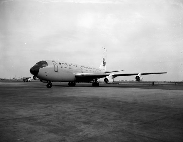 Braniff International Airways Boeing 720-027  N7079