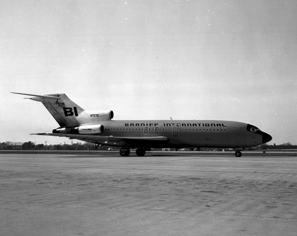 Braniff International Airways Boeing 727-27C  N7270