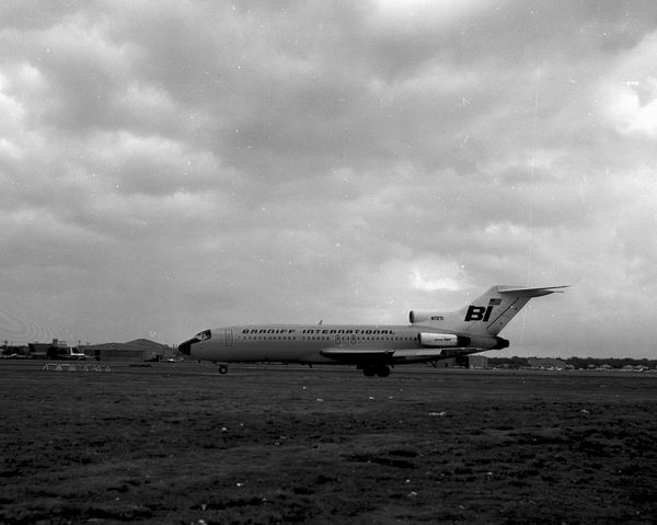 Braniff International Airways Boeing 727-27C  N7271