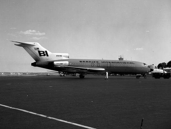 Braniff International Airways Boeing 727-27C  N7278