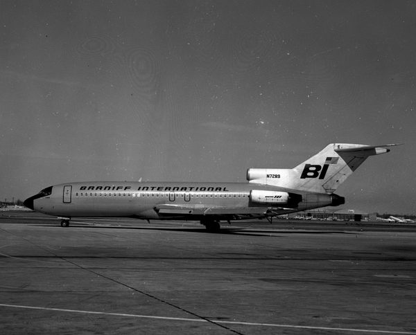 Braniff International Airways Boeing 727-27C  N7289