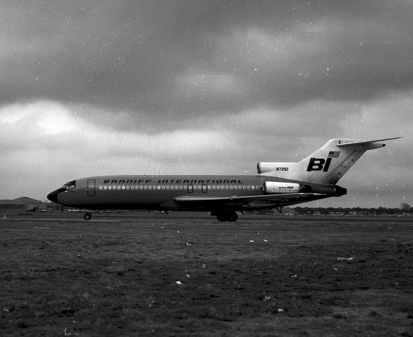 Braniff International Airways Boeing 727-27C  N7292