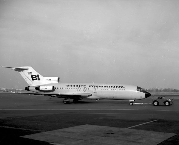 Braniff International Airways Boeing 727-27C  N7295
