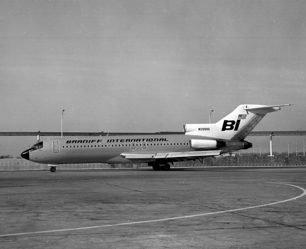 Braniff International Airways Boeing 727-193  N2969G