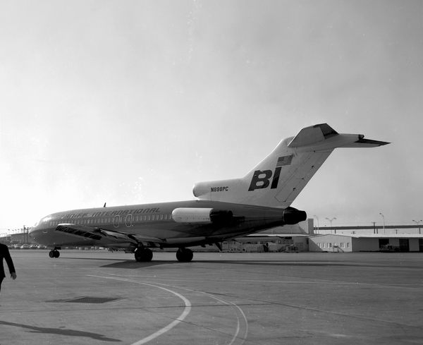 Braniff International Airways Boeing 727-193  N898PC