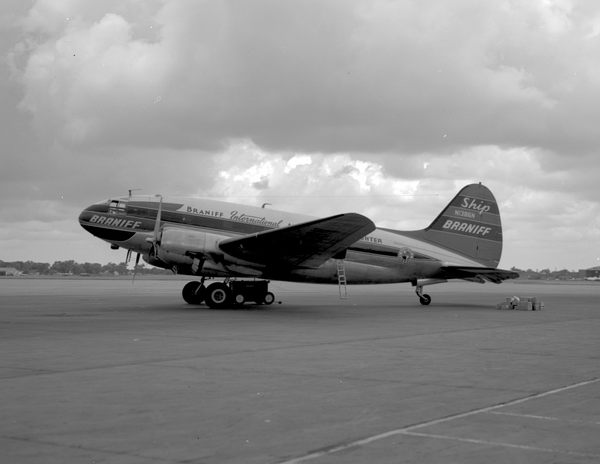 Braniff International Airways Curtiss C-46D Commando N1386N
