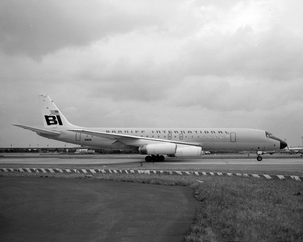 Braniff International Airways Douglas DC-8-62  N1806
